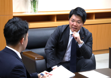 インタビューの様子