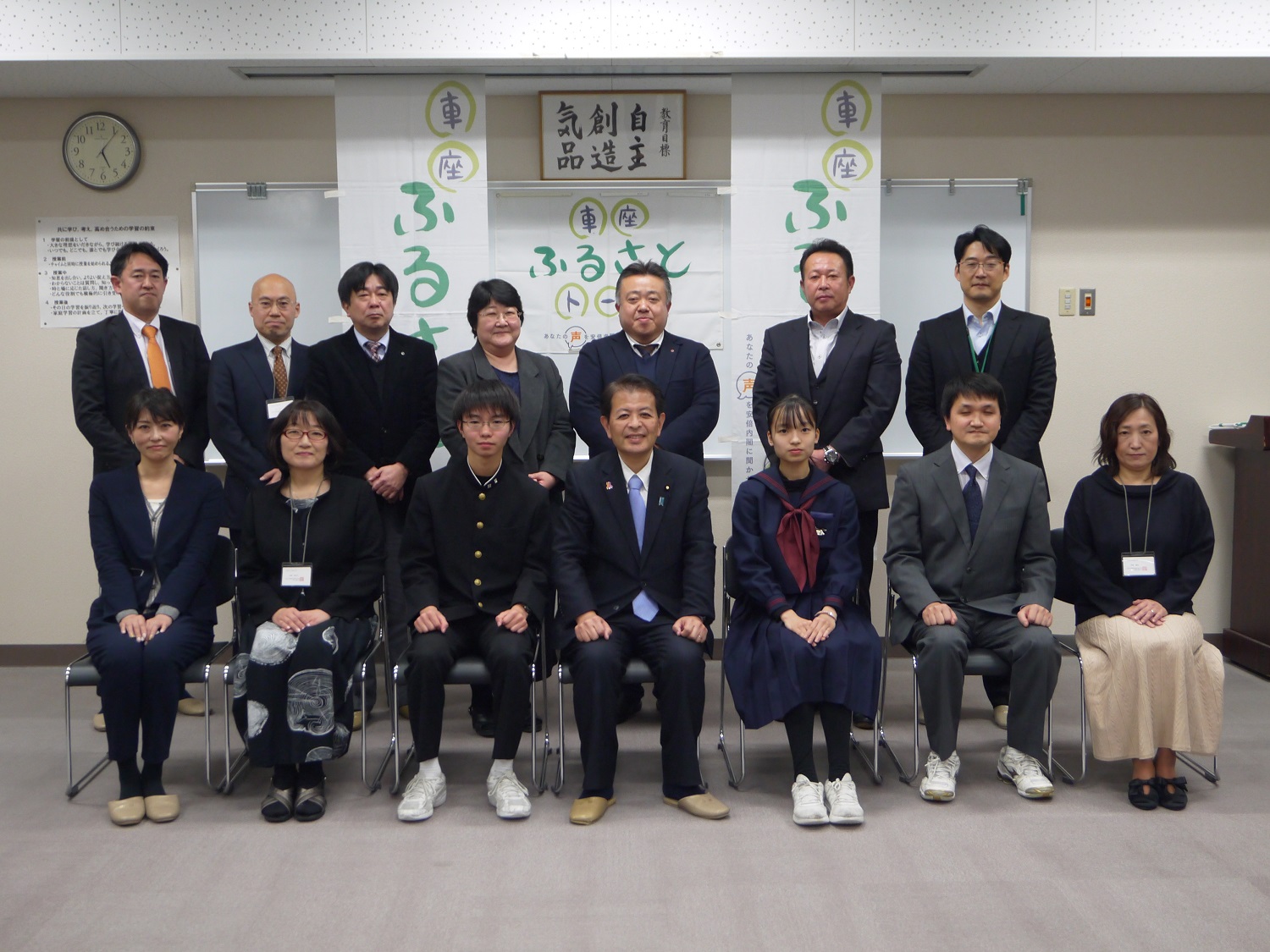 写真2(トーク後の記念撮影)